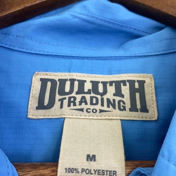 Duluth Trading Company - Baby Blue Polyester Short Sleeve Button Up Size Med - Picture 8 of 10